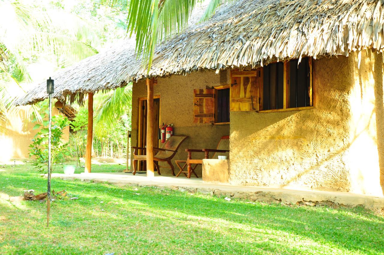 Thuduwa Camp Hotel Embilipitiya Exterior photo